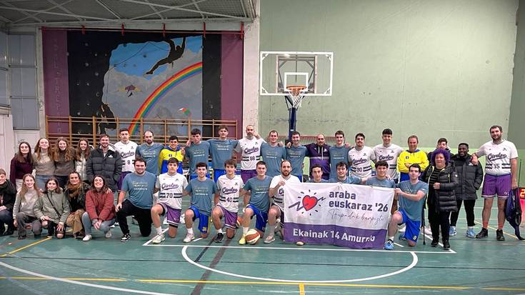 Araba Euskaraz sustatzeko kamiseta baliatzen du Zaraobe Saskibaloi Taldeak Bizkaian eta Gipuzkoan jokatzen duenenean