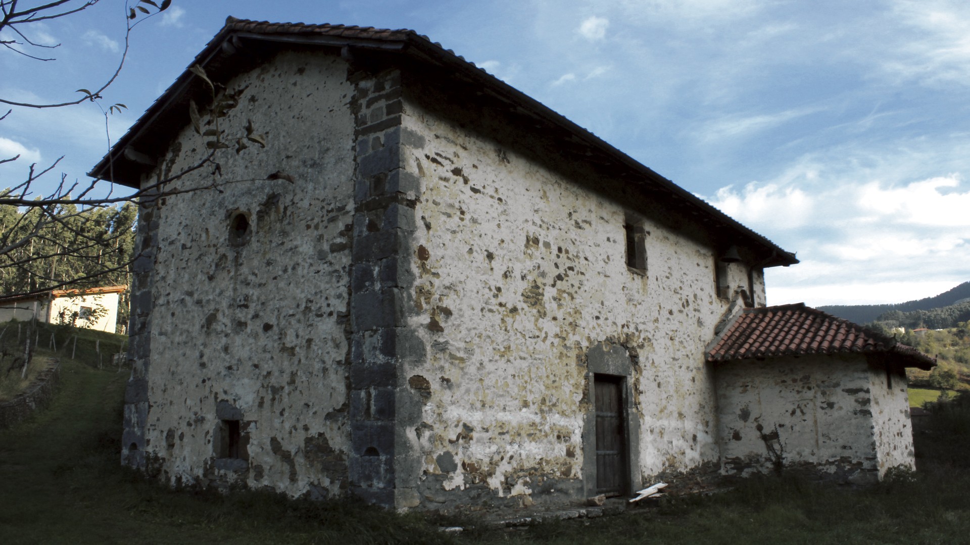 San Prudentzioko baselizako eta hilerriko obrak abian