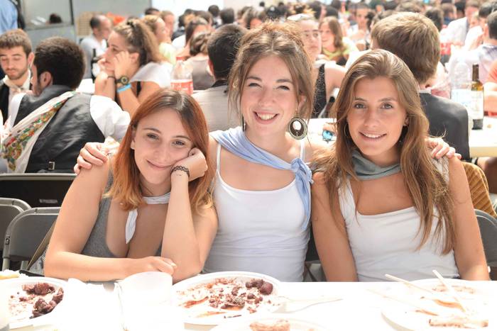 Aldai plaza txiki geratu da  55 1503894183550