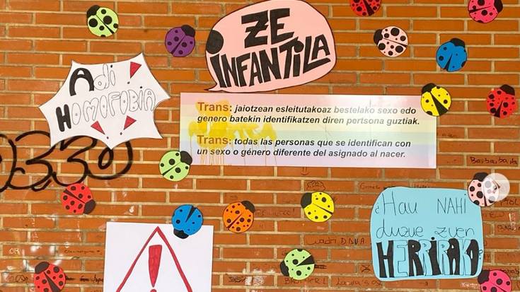Laudio Institutuko ikasleek irudimenarekin erantzun diote ikastetxean jazotako eraso homofoboari