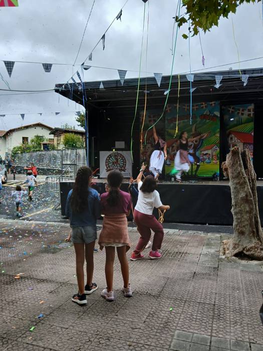 Bi eguneko festa egin dute A 53 1758574748812
