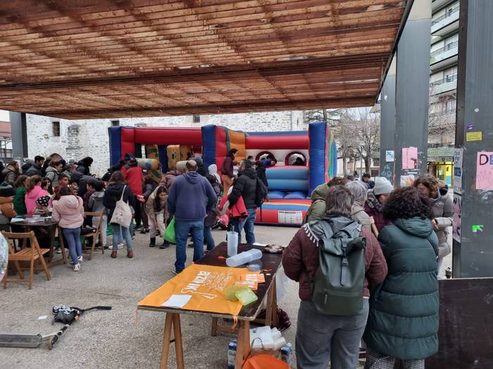 Hezkuntza publikoaren aldeko 1 1769254180247