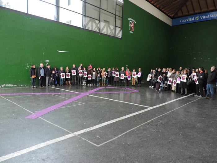 Aldarri ozena genero indarke 17 1511632516014