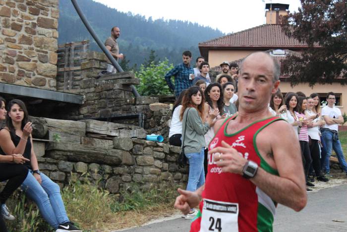 Auzoko mendiak zeharkatu zit 50 1498471075992