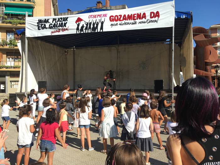 Haurrak eta edadetuak izan d 11 1502711793290