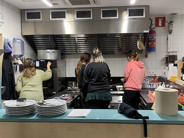 43 lagun jaso ditu "Elikadur 61 1776332507055