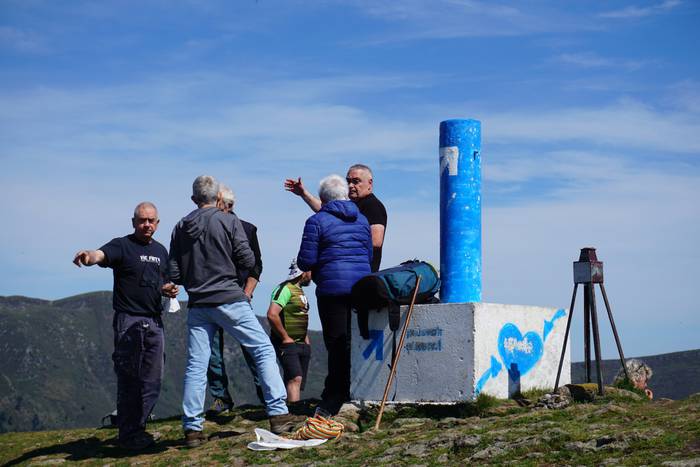 Dozenaka lagun igo dira esku 53 1620624408500