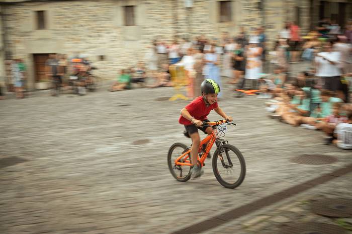 Bizikletak irudimenez jantzi 39 1757325755519