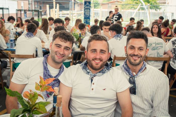 Ehunka lagun bildu dituzte j 110 1757018638394