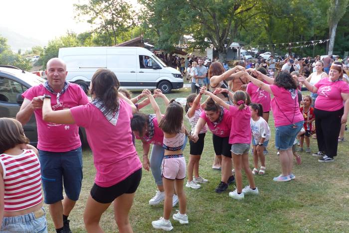 Andra Mari Zuriaren jaiak je 43 1754900950427