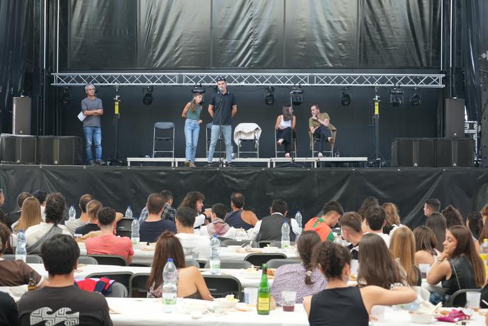 Euskal Jaiak Aldai plaza har 24 1759004348018