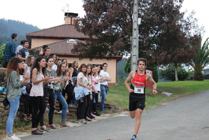 Auzoko mendiak zeharkatu zit 45 1498471027307