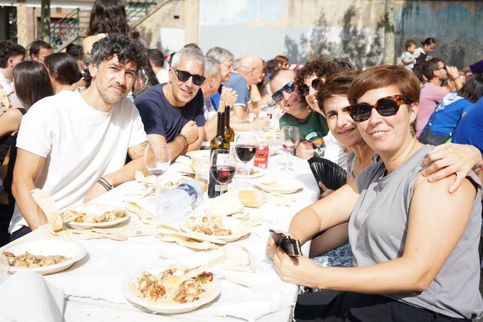 Ehunka lagun bildu ditu Lati 36 1758394290871