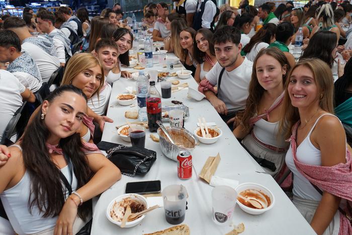 Jendetza batu da kuadrillen  37 1756401957402