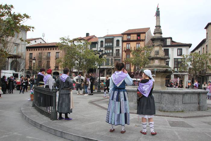 Dantzaren bidez aldarrikatu  9 1520777796774