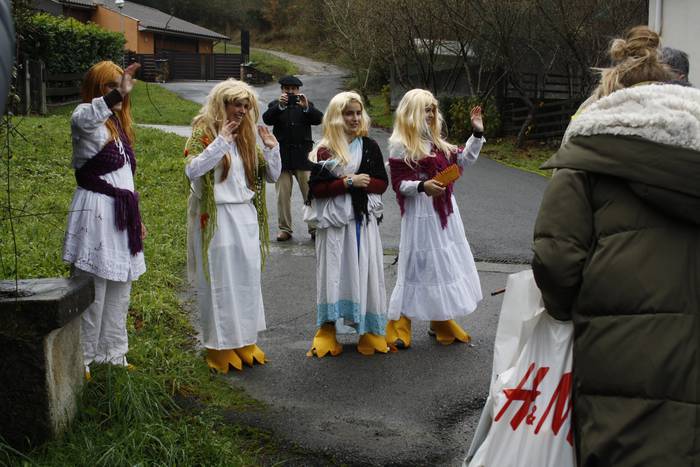 Olentzerok, Maridomingik eta 12 1513679986611