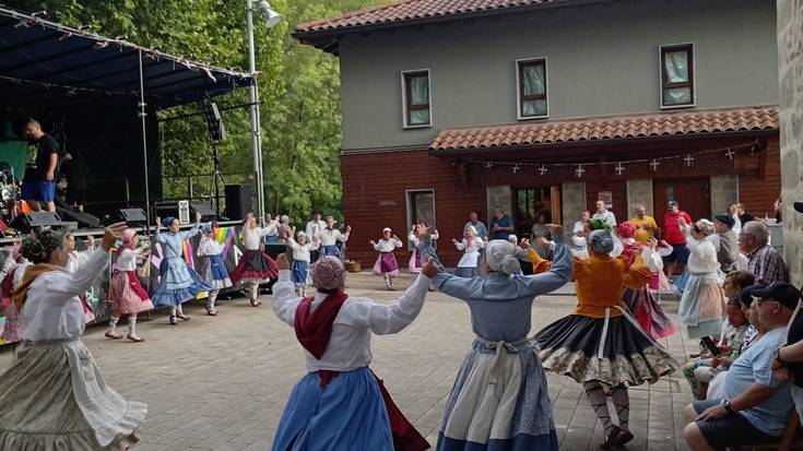 Larrinbeko jaiek jende ugari batu dute ostiral eta larunbatean