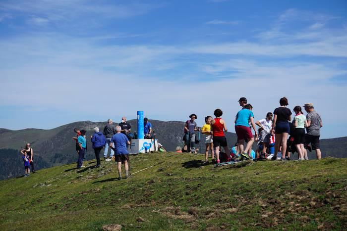 Dozenaka lagun igo dira esku 51 1620624405060