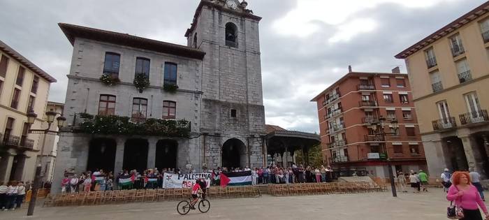 Gazako bidean erasotutako Su 4 1759783394605