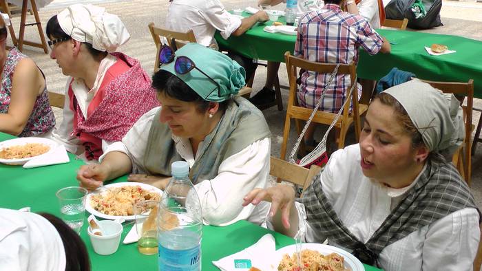 Dantza taldeak taldeak izan  116 1496054617687