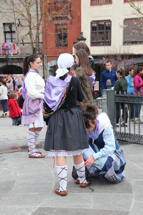 Dantzaren bidez aldarrikatu  50 1520778068701