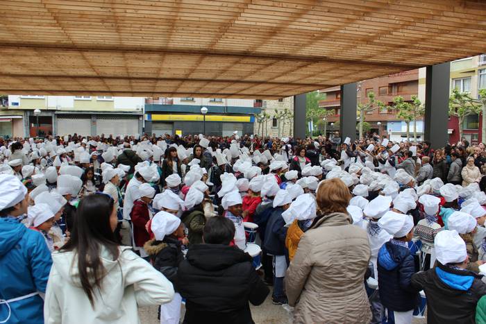 San Anton plazan egin dute u 35 1493307082804