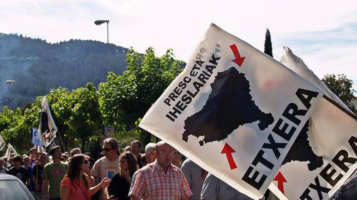 Eskualdeko hainbat udalek babesa eman diote larunbateko manifestazioari