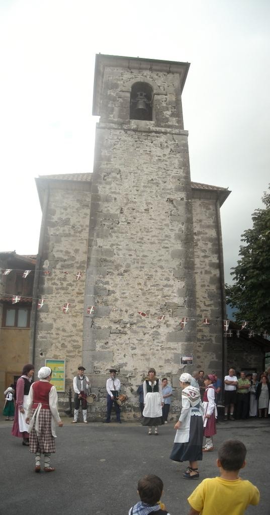 ARGAZKI BILDUMA: San Esteban jaiak Lendoñobeitin
