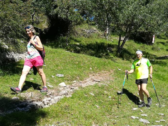 Eguzkia lagun, jende ugari b 61 1501332837994