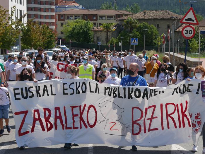 Zabaleko Bizirik! plataformak bat egin du biharko mobilizazio egunarekin