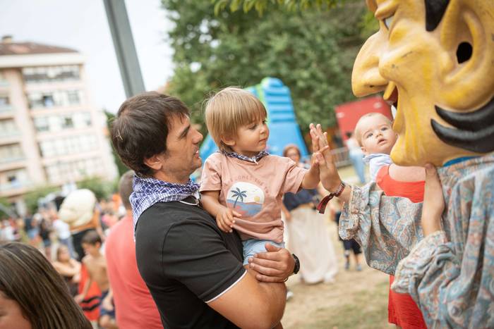 Haur eta nagusiak izan dira  11 1755092513270