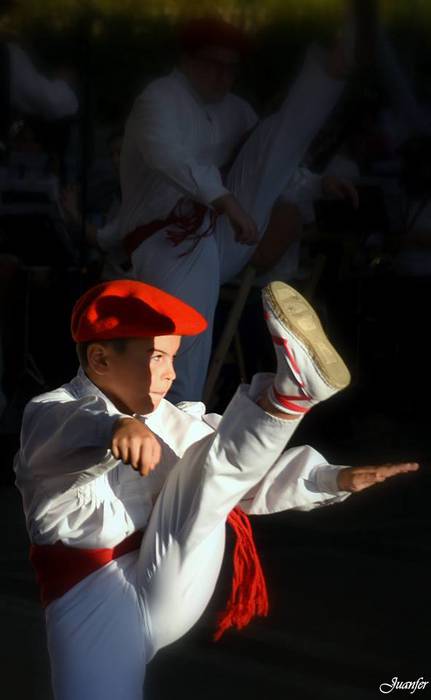 Itxarkundia dantza taldeak e 12 1498128263855