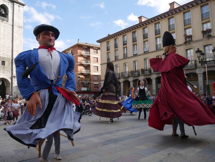 Dantza eta sua uztartu zitue 24 1661604199208