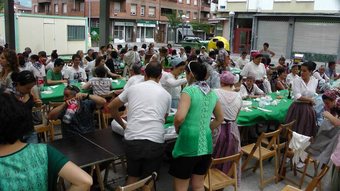 Dantza taldeak taldeak izan  167 1496056356045