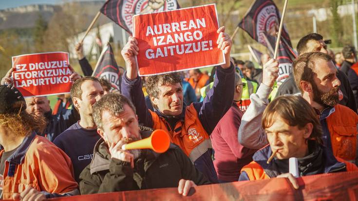 Tubos Reunidoseko langileen garaipentzat jo du LABek EEEa, altzairutegiaren itxiera eta logistika kanporatzea bertan behera geratu izana