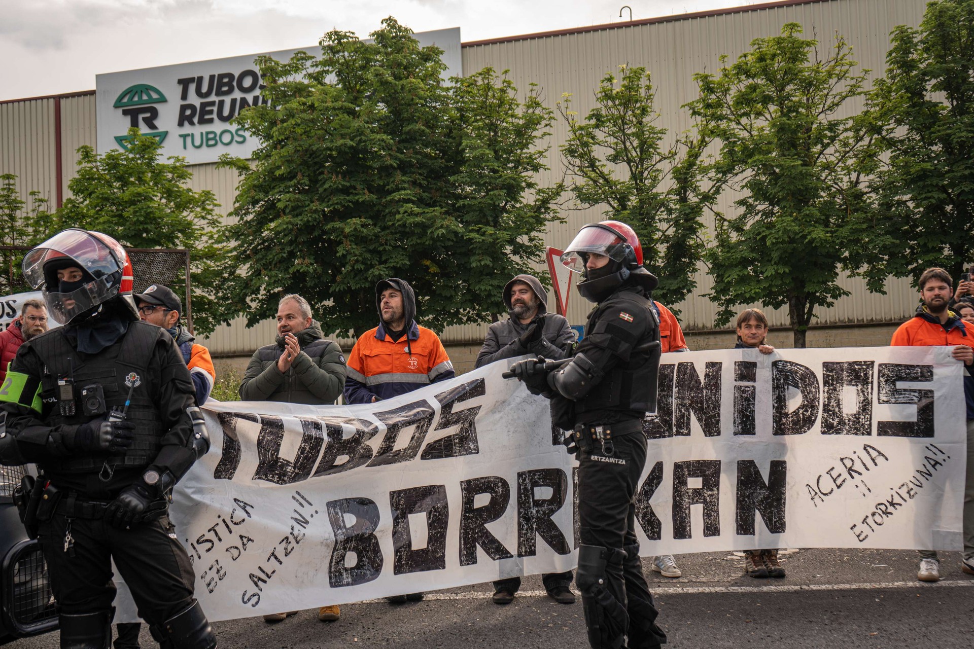 Atzoko galdeketak zerbait aldatzen du Tubos Reunidosen edo grebaren kontrako estrategiaren urrats berria baino ez da?