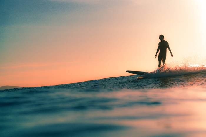 "Surf-argazkilaritza artearen eta naturaren akzioaren konbinazio perfektua da"