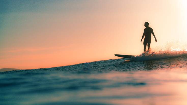 "Surf-argazkilaritza artearen eta naturaren akzioaren konbinazio perfektua da"
