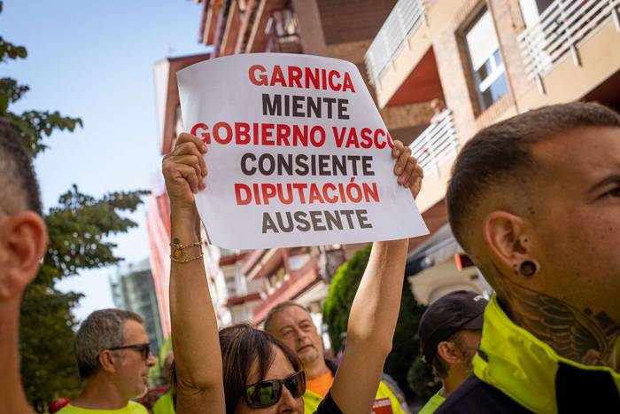 Aldundiaren bulegoak okupatu 14 1760702702664