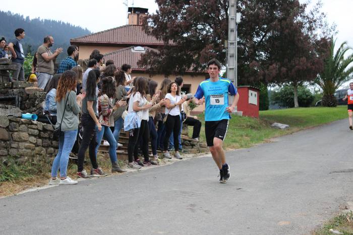 Auzoko mendiak zeharkatu zit 105 1498471658416