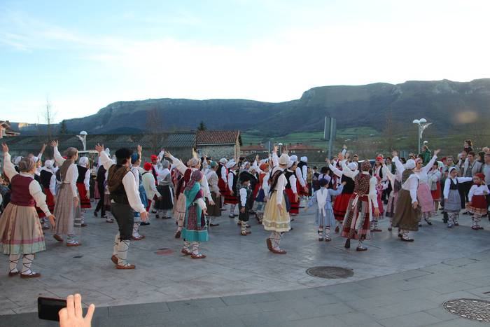 Harrera beroa egin diete Ole 54 1577262630263