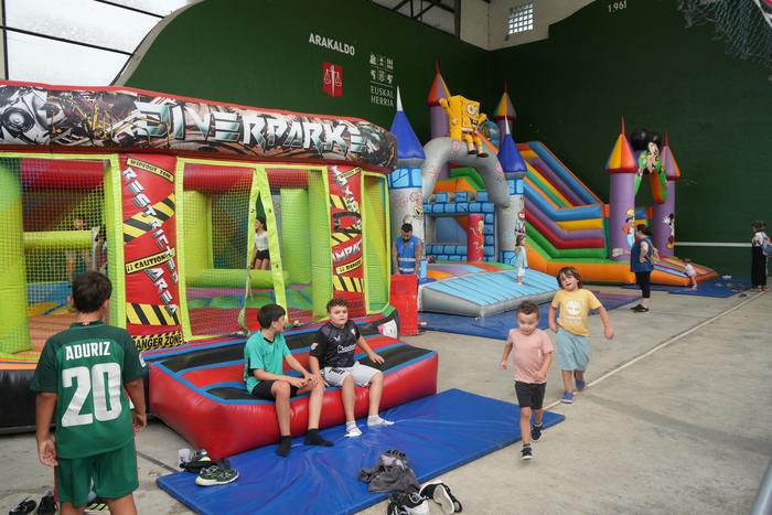 Umeek irakurri zuten atzo pr 26 1752956074399