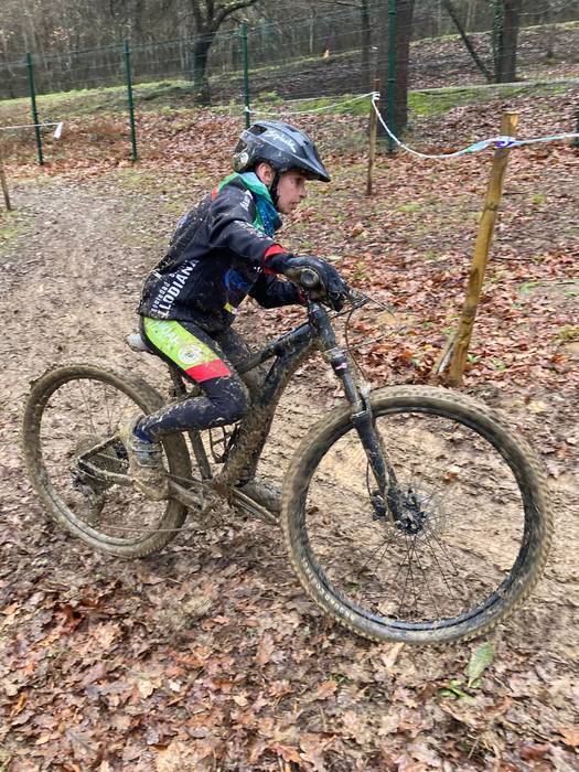 Zirkuitu gogorra izan zuten  35 1768228087725