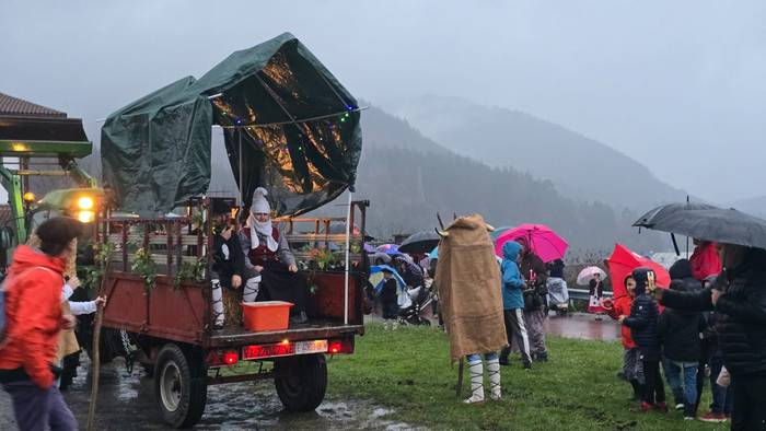 Aretako familia mordoa egon  42 1766668480057