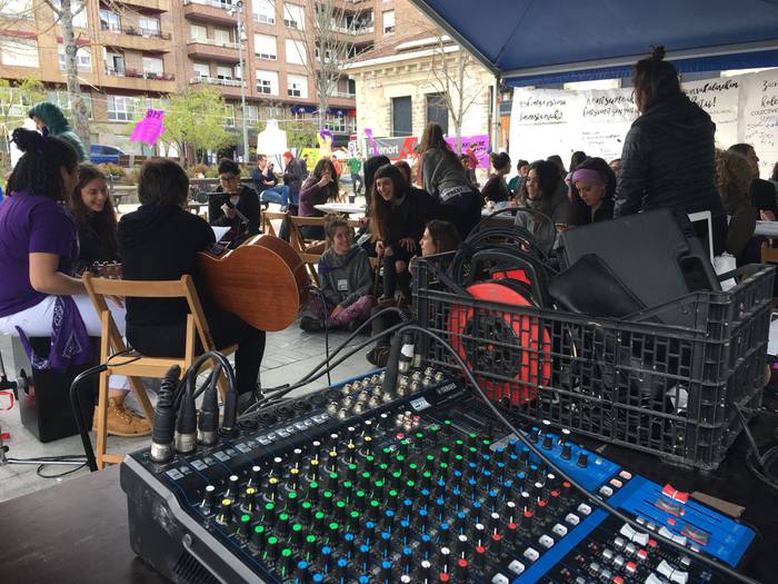 Greba feministaren goizeko t 181 1520520797257