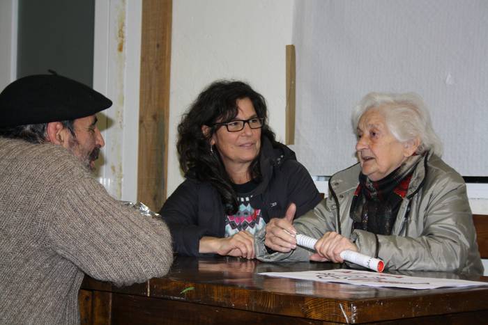 Aiaran ere armairutik atera  75 1511253560013