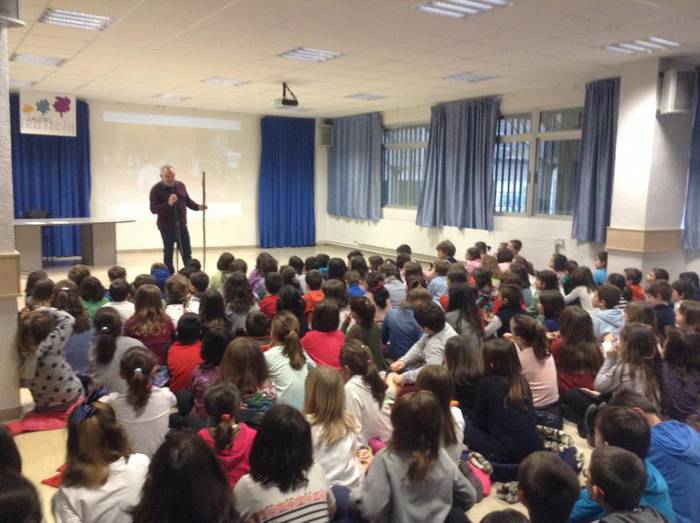 Euskararen Urrezko Makila bi 7 1487252149662