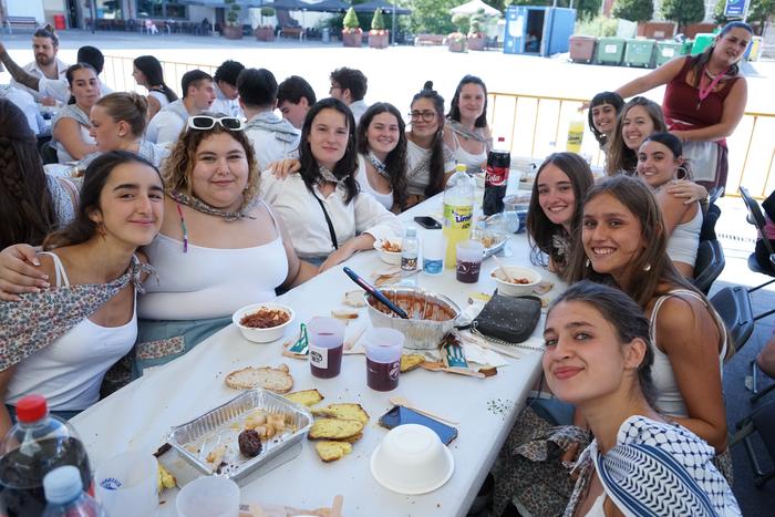 Jendetza batu da kuadrillen  66 1756403319799