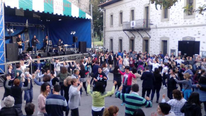 Adin guztiko lagunek parte h 31 1493565377864