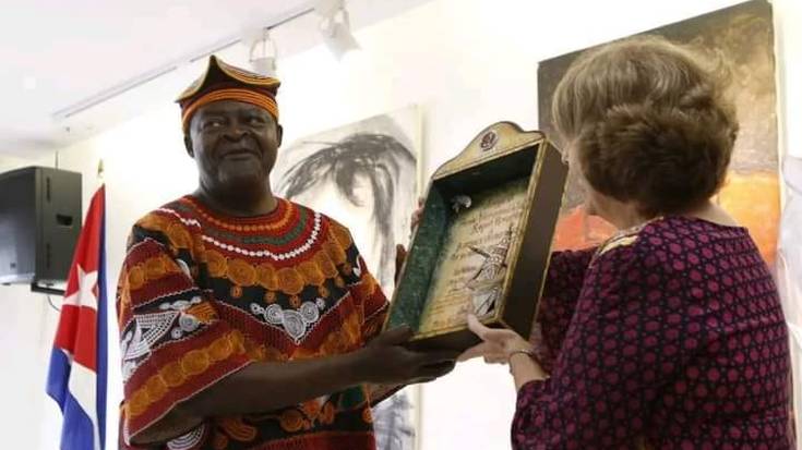 Nazioartean saritu dute Boniface Ofogo ipuin-kontalariaren lana